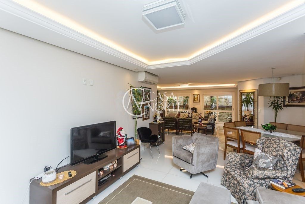 Casa à venda com 4 quartos, 350m², 4 suítes, 4 vagas, Rua Baden Powell no bairro Sarandi em Porto Alegre