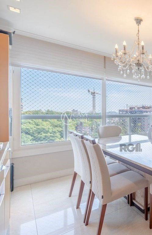 Apartamento à venda com 3 quartos, 137m², 3 suítes, 2 vagas, Rua Abrahão Melnick no bairro Rio Branco em Porto Alegre