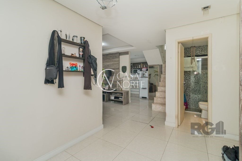 Cobertura à venda com 2 quartos, 101m², 1 vaga, Rua Roque Calage no bairro Passo da Areia em Porto Alegre