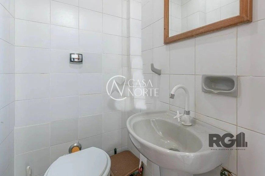 Sala Comercial à venda , 32m², Rua Itapeva no bairro Passo da Areia em Porto Alegre