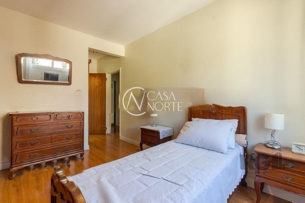 Apartamento à venda com 3 quartos, 118m², 1 suíte, 1 vaga, Avenida Pirapó no bairro Petrópolis em Porto Alegre