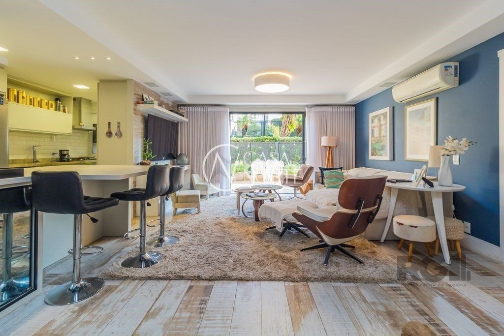 Apartamento à venda com 3 quartos, 225m², 3 suítes, 2 vagas, Rua Cananéia no bairro Vila Jardim em Porto Alegre