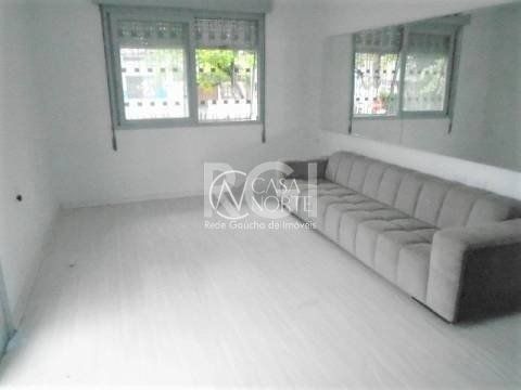 Casa à venda com 3 quartos, 200m², 1 suíte, 1 vaga, Avenida João Wallig no bairro Passo da Areia em Porto Alegre