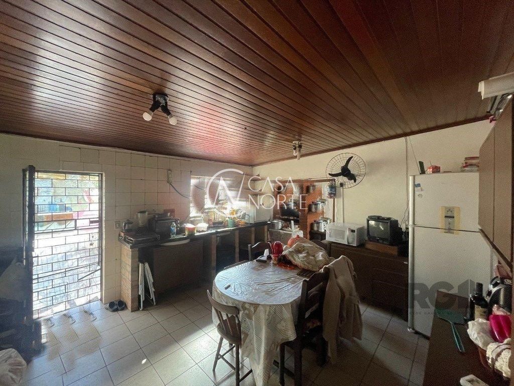 Casa à venda com 4 quartos, 190m², 2 vagas, Rua Fatima no bairro Partenon em Porto Alegre