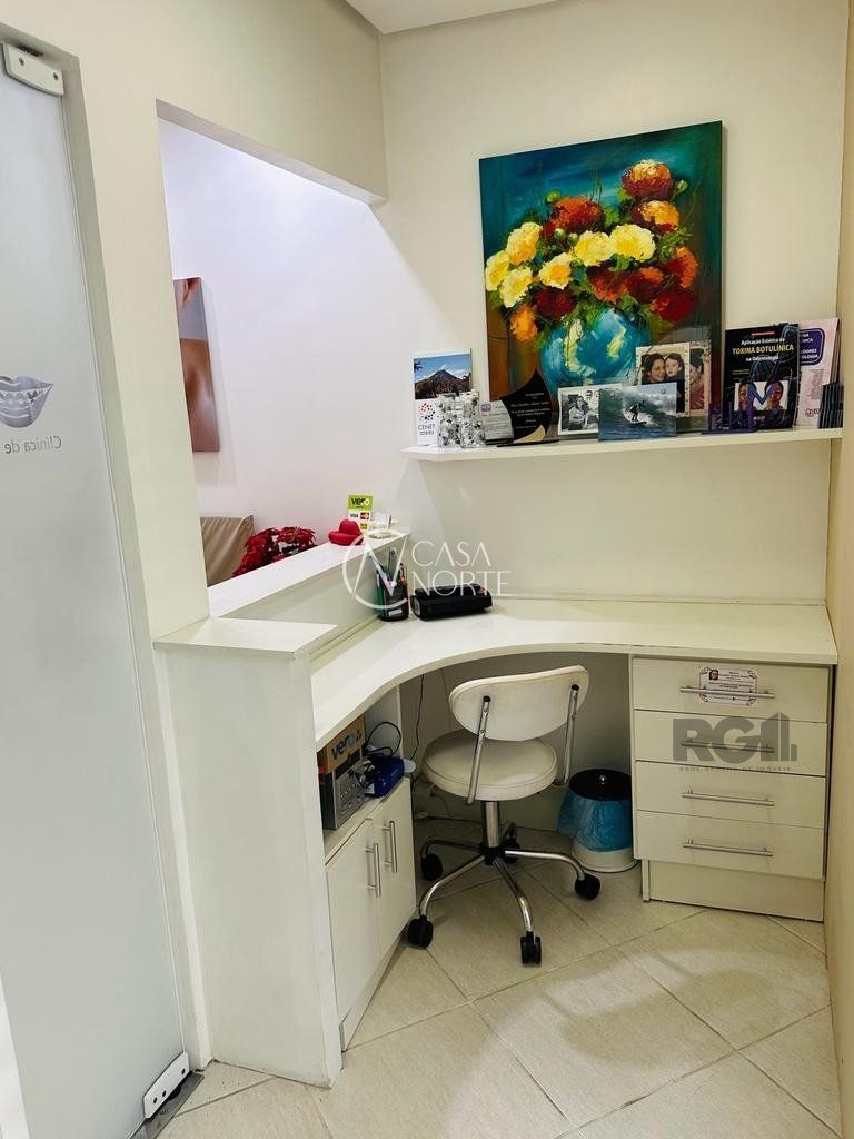 Sala Comercial à venda , 32m², Rua Itapeva no bairro Passo da Areia em Porto Alegre