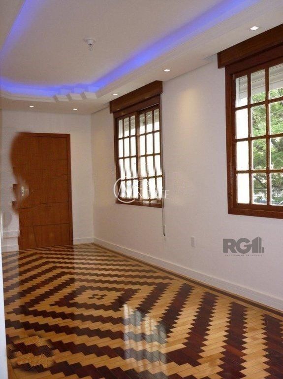 Apartamento à venda com 2 quartos, 67m², Avenida Andarai no bairro Passo da Areia em Porto Alegre