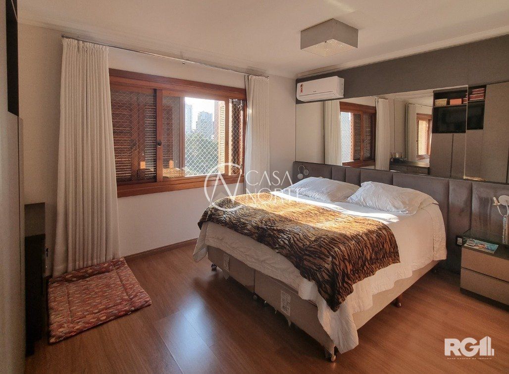Cobertura à venda com 3 quartos, 285m², 1 suíte, 2 vagas, Rua Desembargador Augusto Loureiro Lima no bairro Petrópolis em Porto Alegre