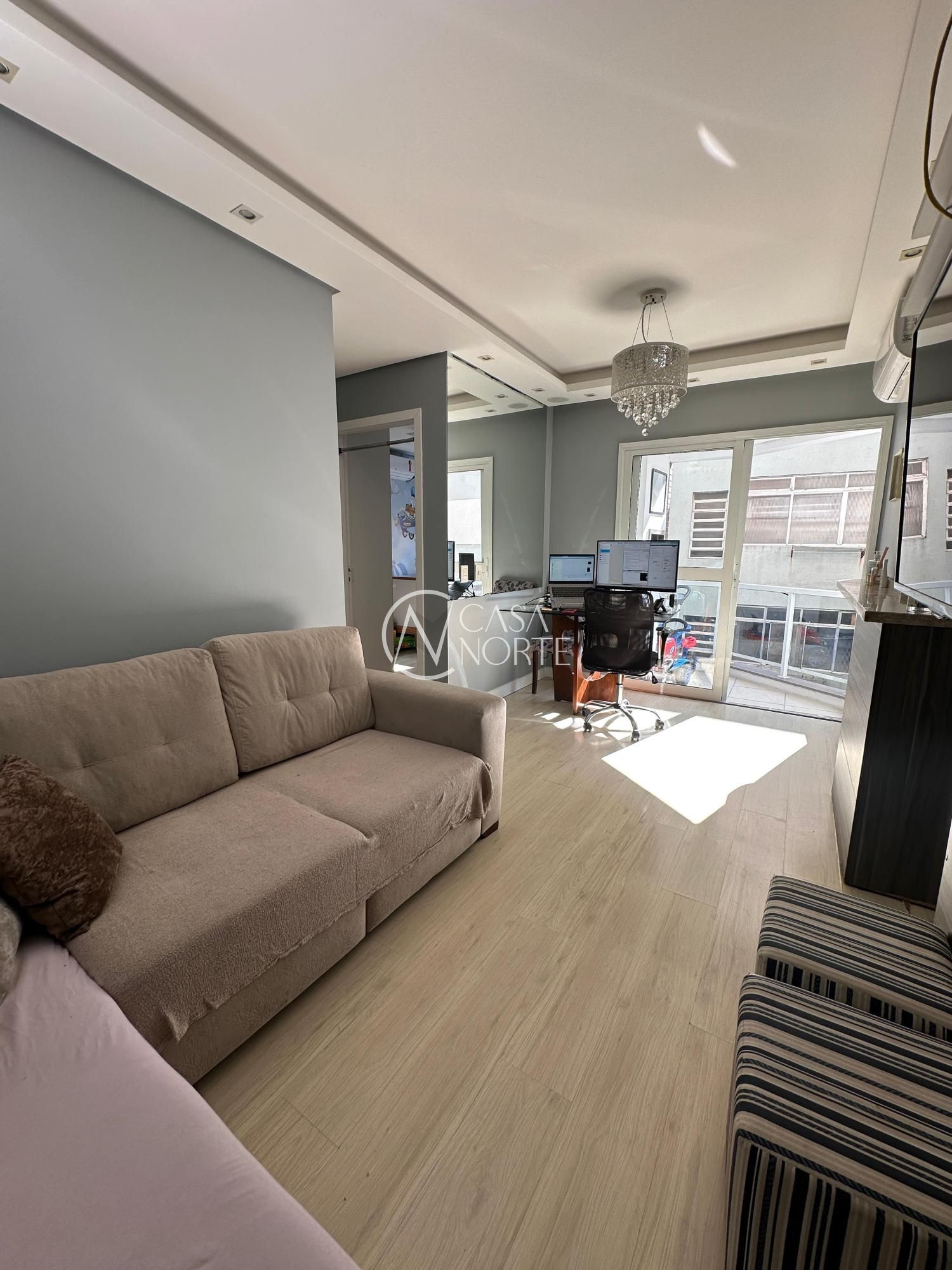 Apartamento à venda com 2 quartos, 53m², Rua Líbero Badaró no bairro Passo da Areia em Porto Alegre