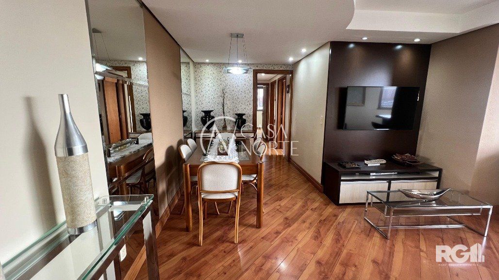 Apartamento à venda com 3 quartos, 80m², 1 suíte, 2 vagas, Rua Roque Calage no bairro Passo da Areia em Porto Alegre