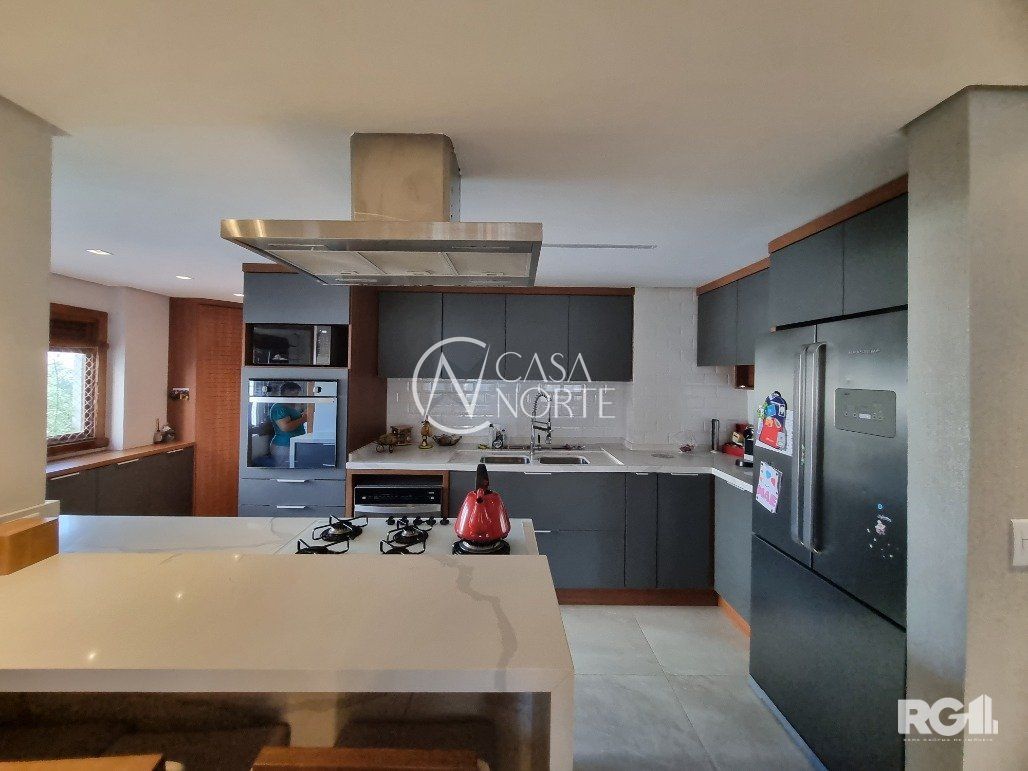 Cobertura à venda com 3 quartos, 285m², 1 suíte, 2 vagas, Rua Desembargador Augusto Loureiro Lima no bairro Petrópolis em Porto Alegre