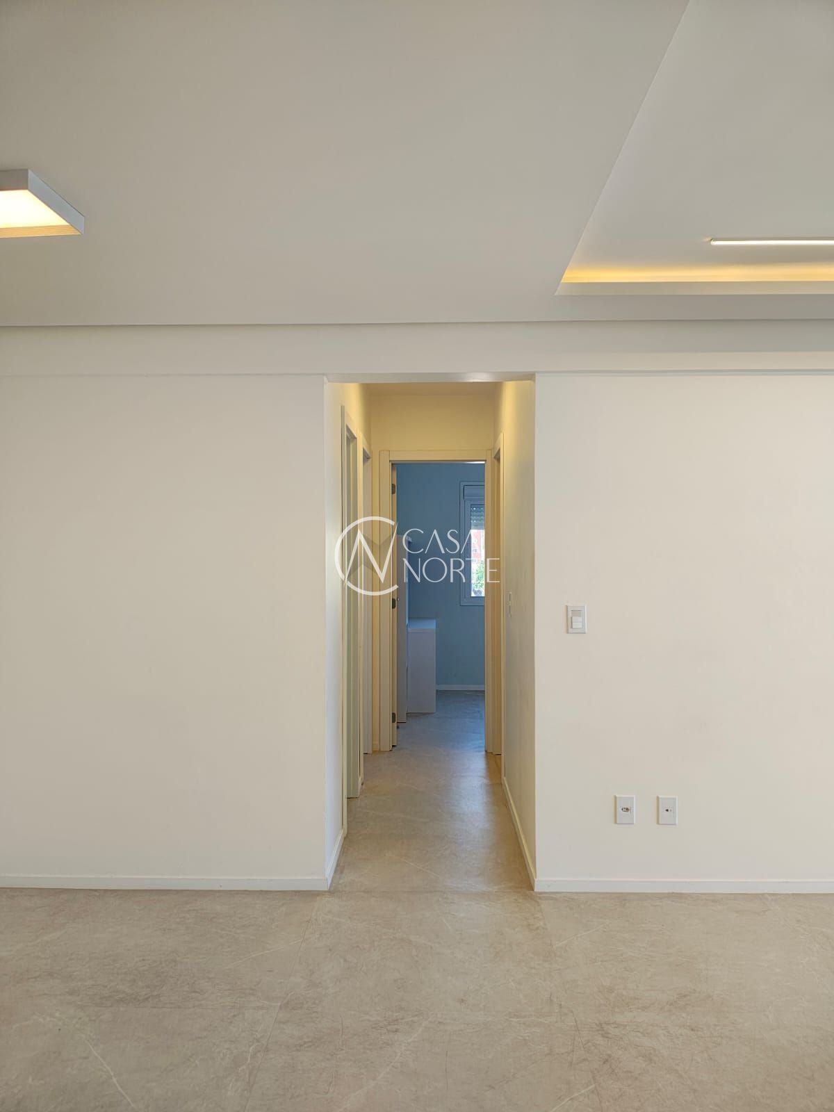 Apartamento à venda com 3 quartos, 85m², 1 suíte, 2 vagas, Rua Roque Calage no bairro Passo da Areia em Porto Alegre