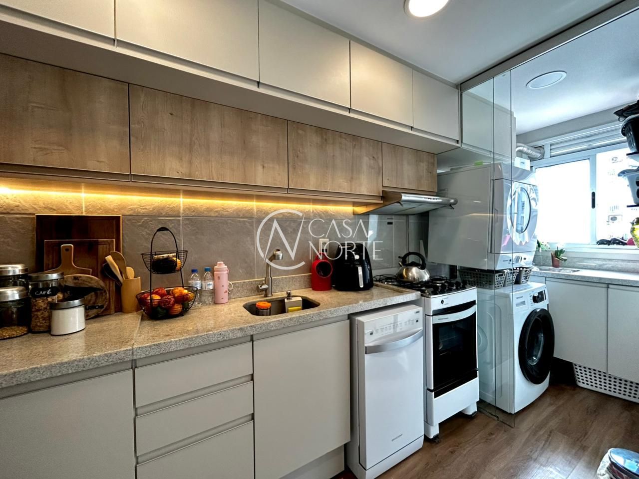 Apartamento à venda com 3 quartos, 73m², 1 suíte, 2 vagas, Rua Abram Goldsztein no bairro Jardim Carvalho em Porto Alegre