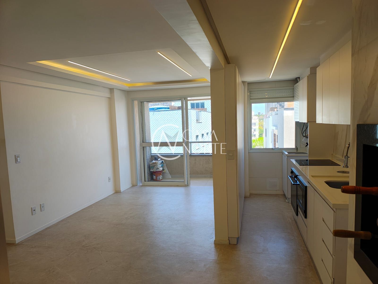 Apartamento à venda com 3 quartos, 85m², 1 suíte, 2 vagas, Rua Roque Calage no bairro Passo da Areia em Porto Alegre