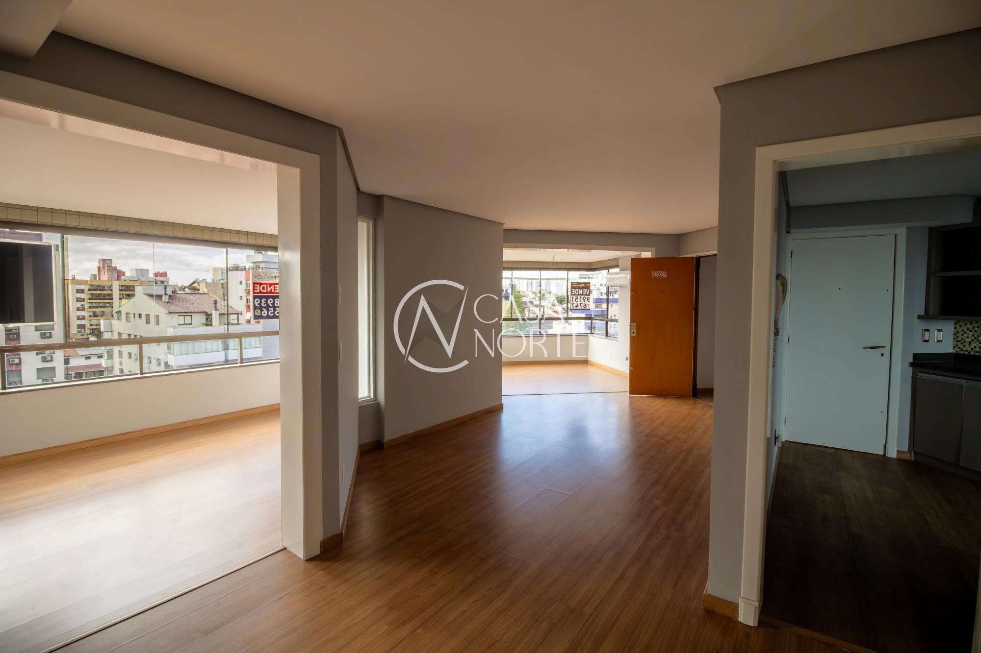 Cobertura à venda com 3 quartos, 277m², 1 suíte, 2 vagas, Rua Irmão Augusto no bairro Jardim Lindóia em Porto Alegre