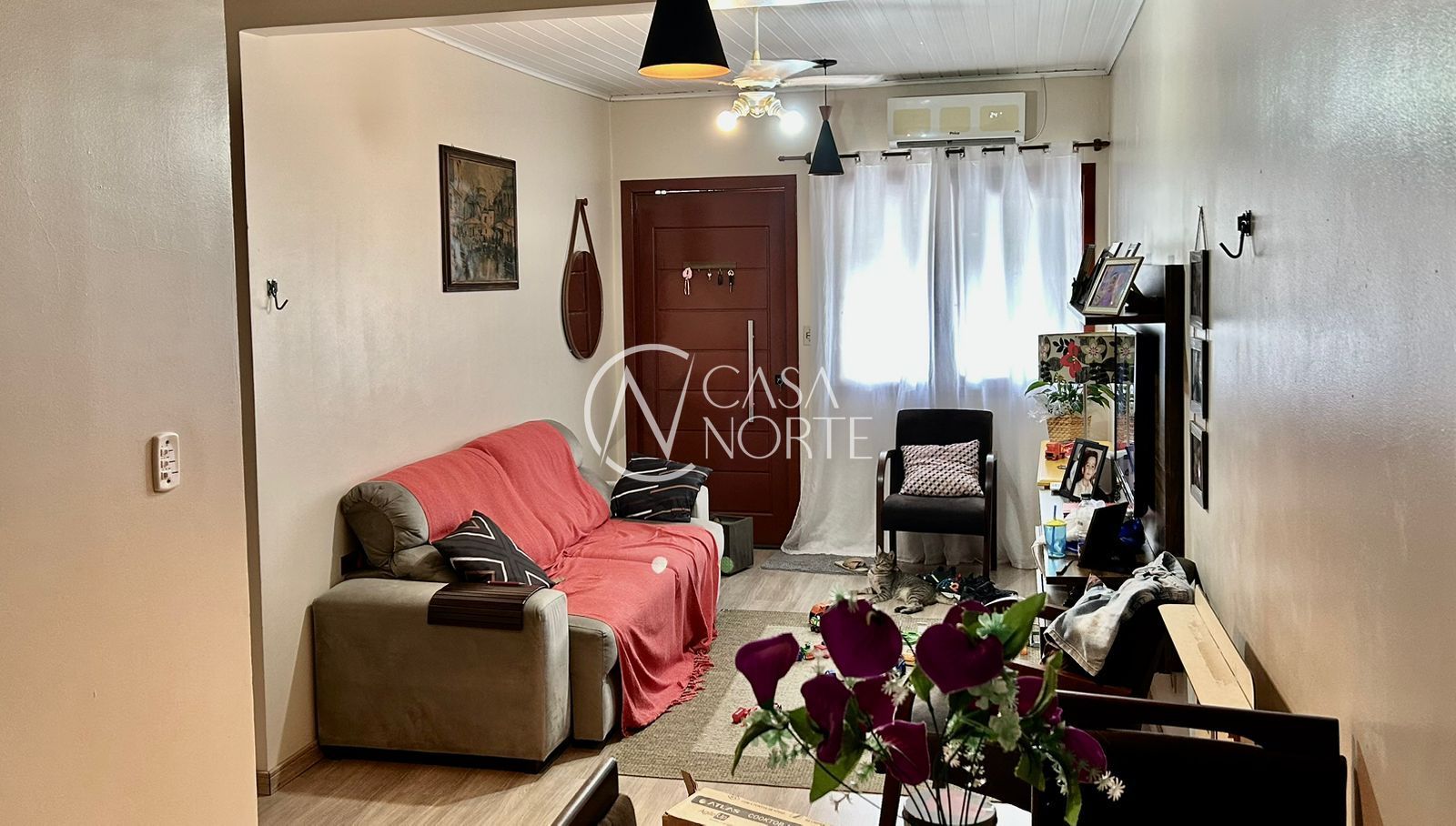 Casa à venda com 2 quartos, 70m², 2 vagas, Rua Darcy de Bastos Germann no bairro Hípica em Porto Alegre