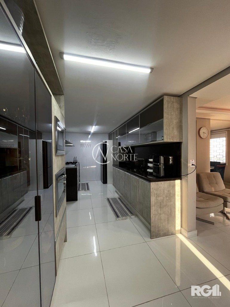 Casa à venda com 3 quartos, 140m², 1 suíte, 2 vagas, Rua Januário Scalzilli no bairro Santa Tereza em Porto Alegre