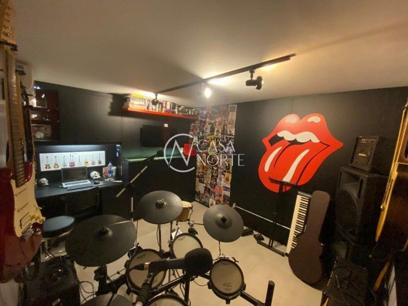 Casa de Condomínio à venda com 3 quartos, 230m², 1 suíte, Avenida Coronel Marcos no bairro Pedra Redonda em Porto Alegre