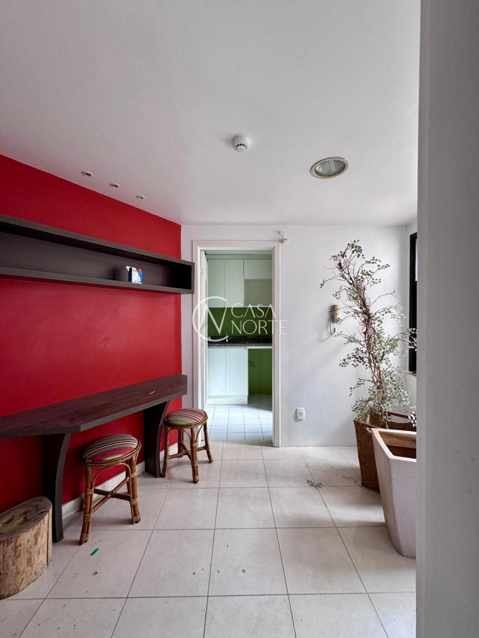 Sala Comercial à venda , 51m², 2 vagas, Avenida Cristóvão Colombo no bairro Auxiliadora em Porto Alegre