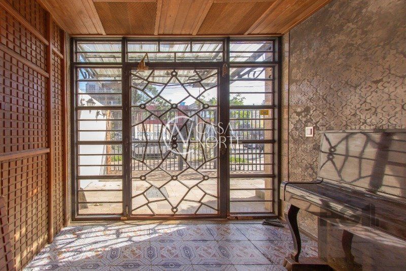 Prédio Comercial à venda , 280m², Rua Buarque de Macedo no bairro São Geraldo em Porto Alegre