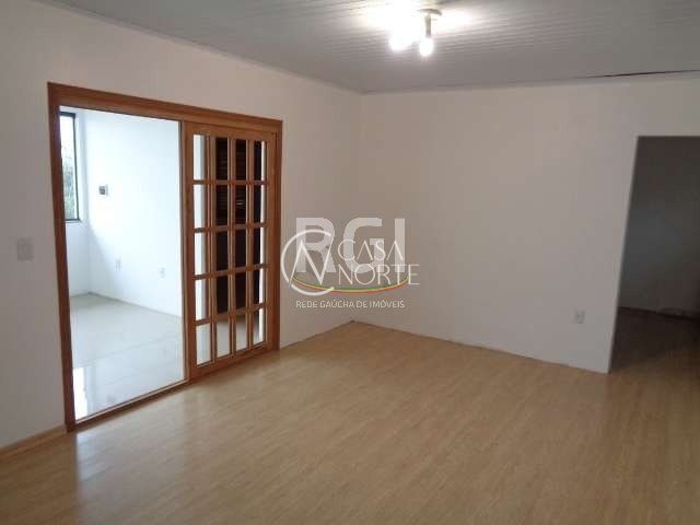 Casa à venda com 4 quartos, 200m², 1 suíte, 3 vagas, Rua Ari Barroso no bairro Sarandi em Porto Alegre