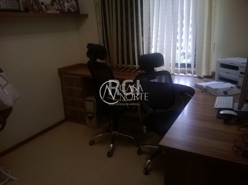 Apartamento à venda com 3 quartos, 68m², 1 vaga, Avenida General Raphael Zippin no bairro Sarandi em Porto Alegre