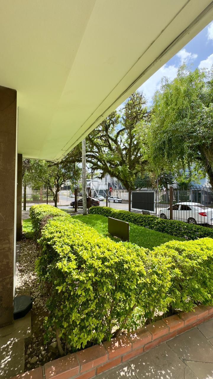 Apartamento à venda com 2 quartos, 73m², 1 vaga, Rua Itararé no bairro Jardim São Pedro em Porto Alegre