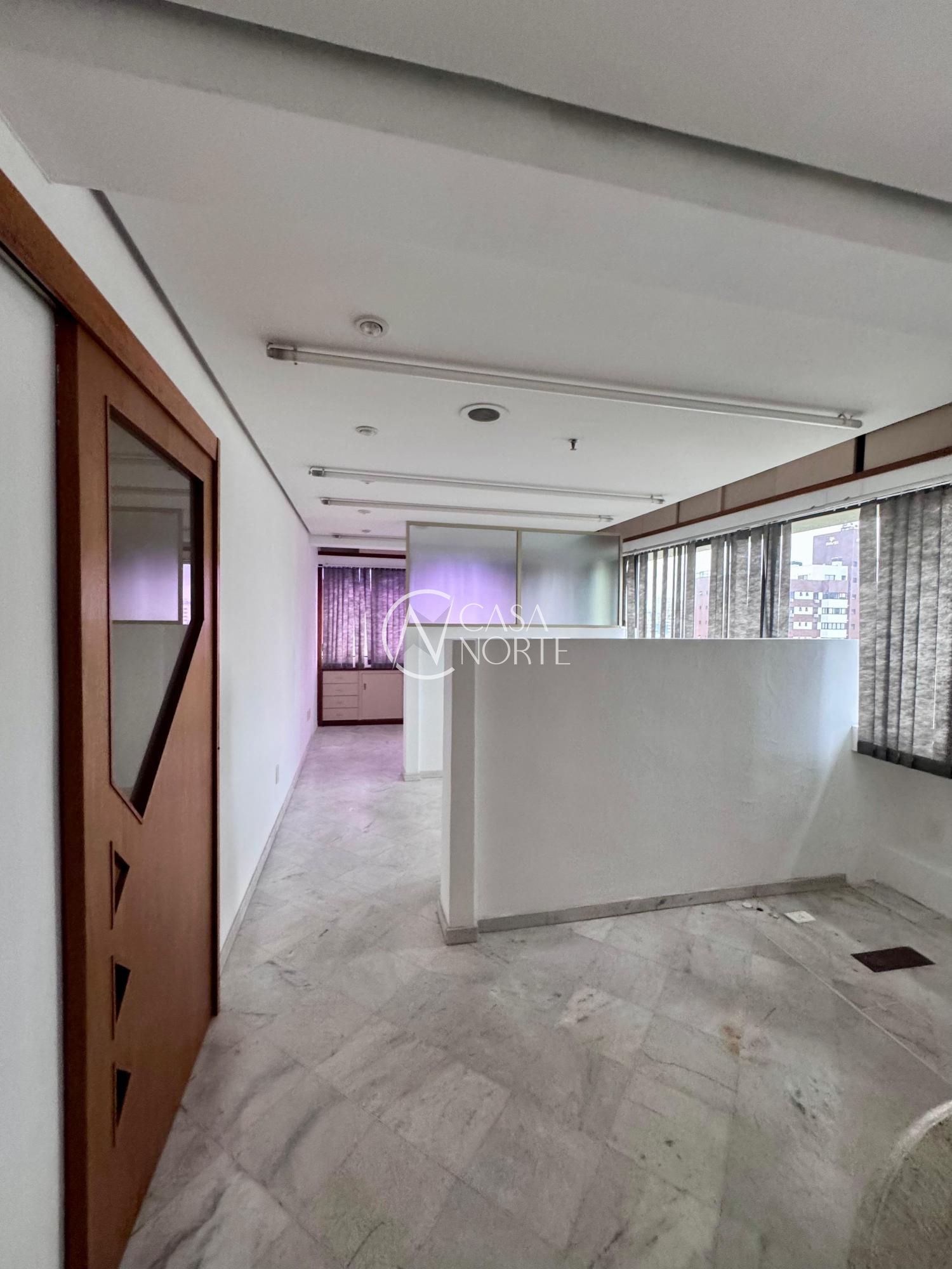 Sala Comercial à venda com 3 quartos, 46m², 1 vaga, Rua General João Telles no bairro Bom Fim em Porto Alegre