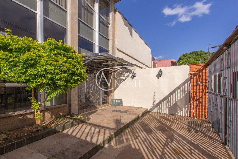Prédio Comercial à venda , 280m², Rua Buarque de Macedo no bairro São Geraldo em Porto Alegre