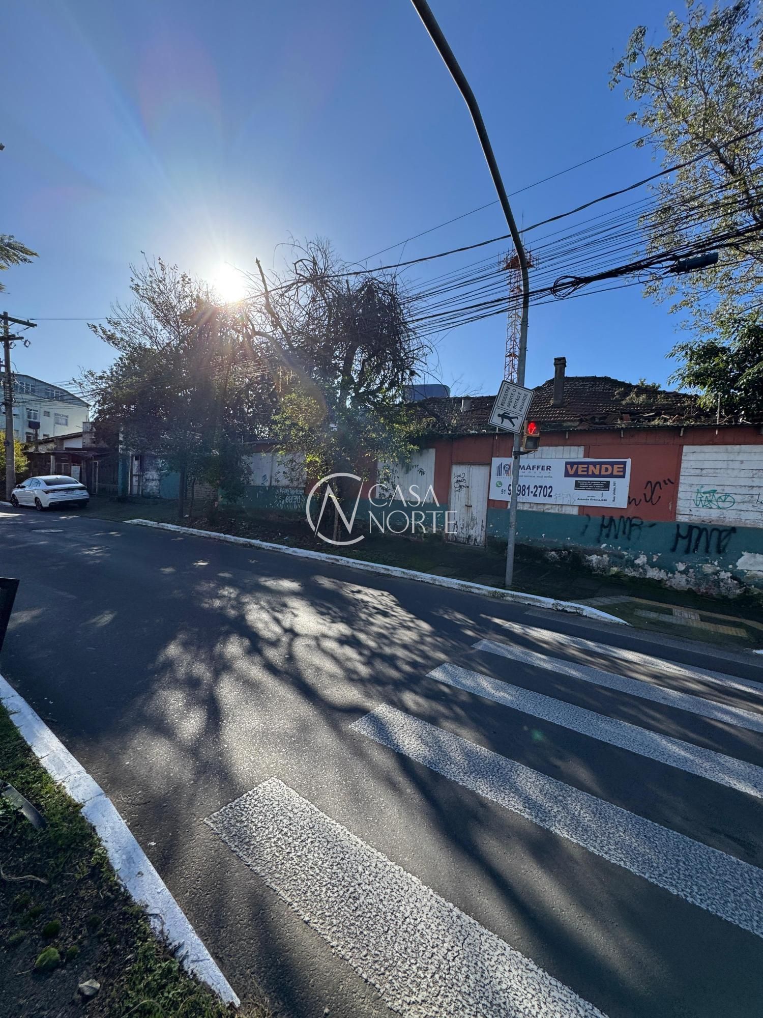 Terreno à venda  com 349m², Avenida Grecia no bairro Passo da Areia em Porto Alegre