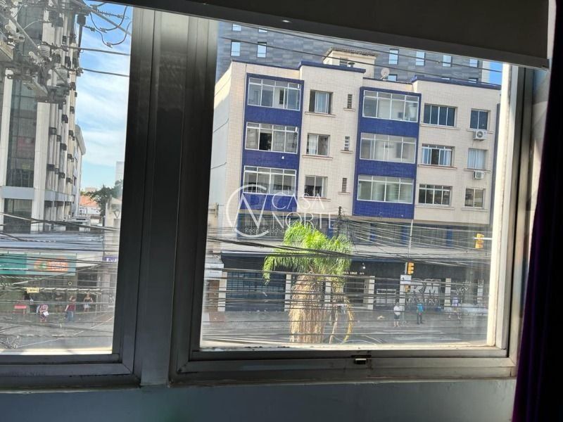 Sala Comercial à venda , 44m², Avenida Cristóvão Colombo no bairro Moinhos de Vento em Porto Alegre