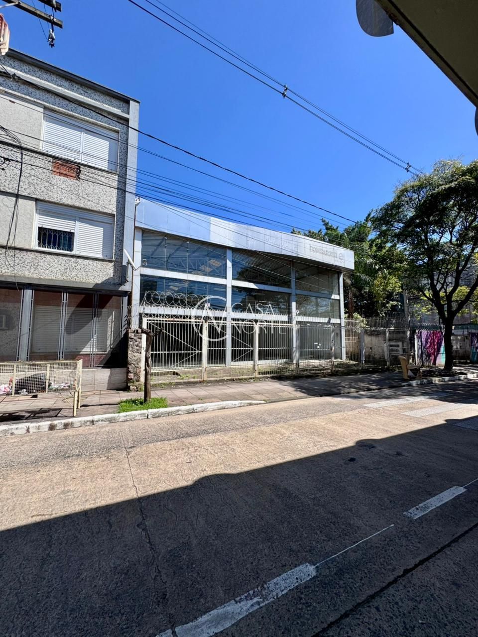 Pavilhão à venda , 390m², Rua Souza Reis no bairro São João em Porto Alegre