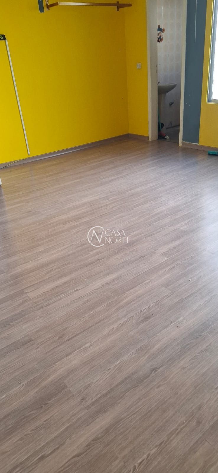 Sala Comercial à venda , 25m², 1 vaga, Avenida João Wallig no bairro Passo da Areia em Porto Alegre