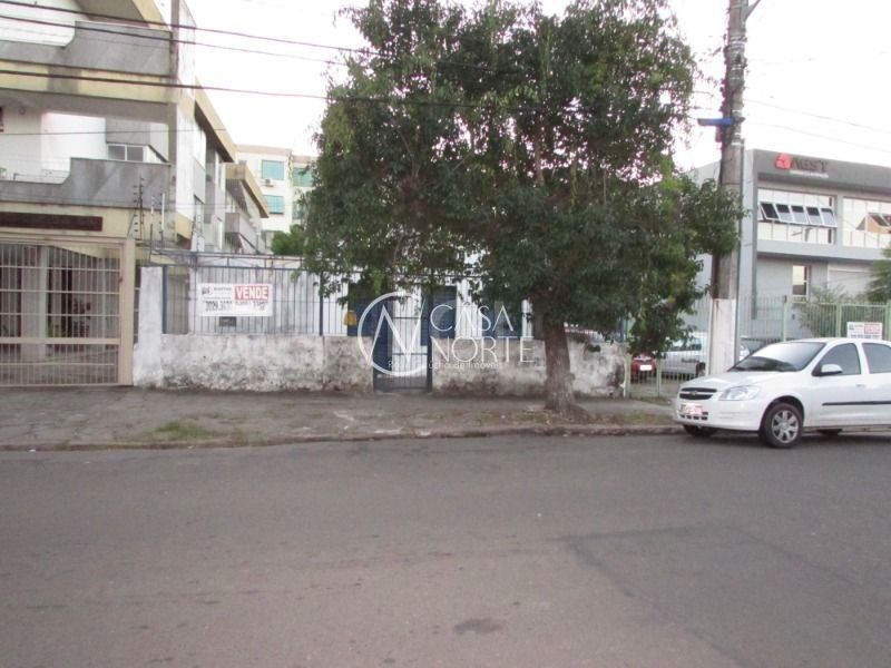 Terreno à venda  com 842m², Rua Vinte e Cinco de Julho no bairro Santa Maria Goretti em Porto Alegre