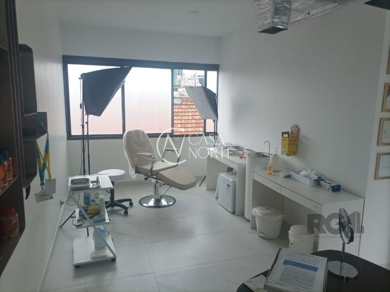 Sala Comercial à venda , 59m², Rua Vinte e Quatro de Outubro no bairro Auxiliadora em Porto Alegre
