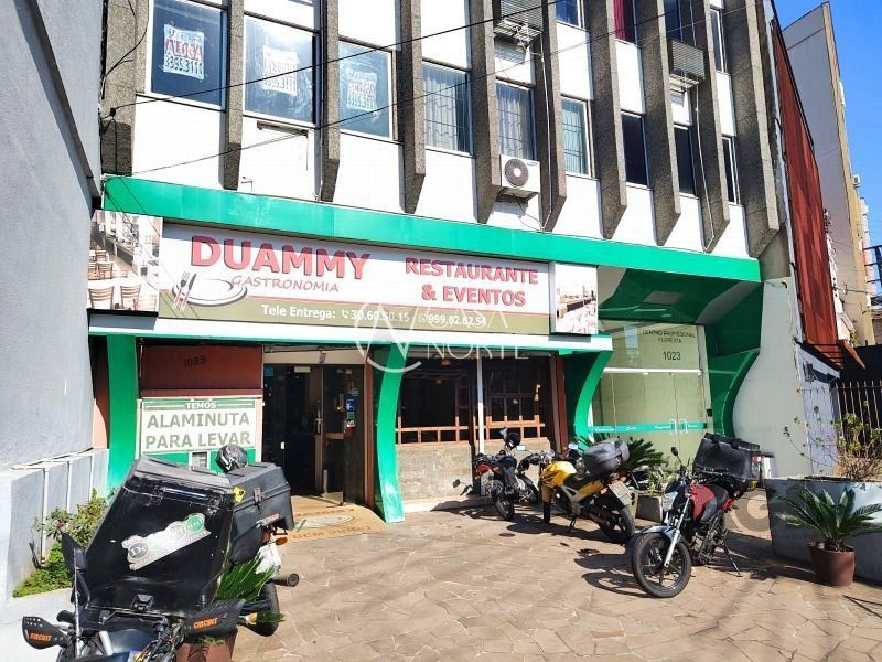 Sala Comercial à venda com 1 quarto, 32m², Avenida Cristóvão Colombo no bairro Moinhos de Vento em Porto Alegre