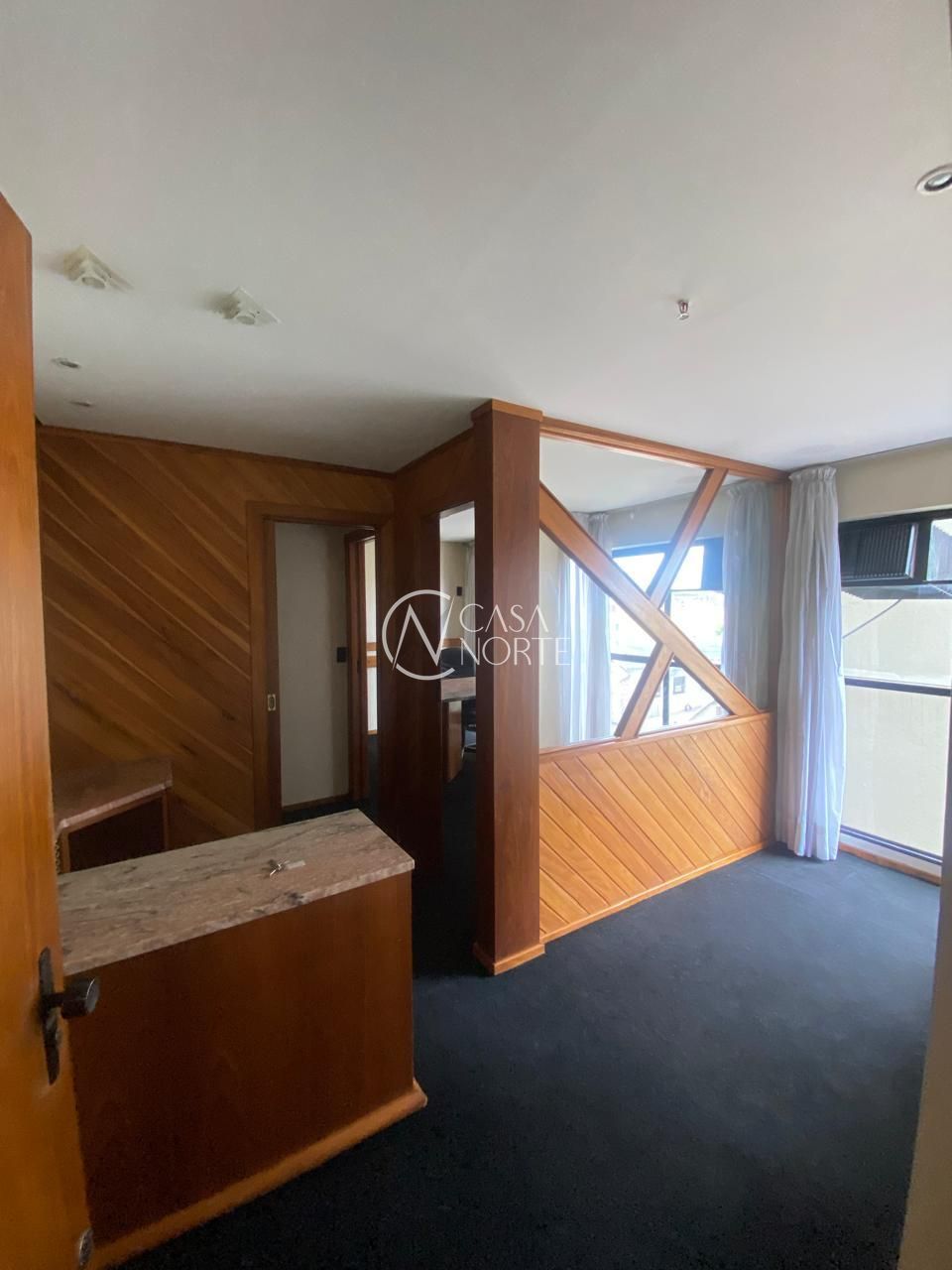 Sala Comercial à venda com 1 quarto, 26m², Avenida Cristóvão Colombo no bairro Moinhos de Vento em Porto Alegre