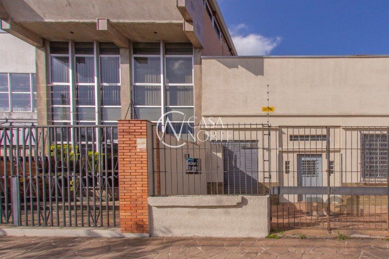Prédio Comercial à venda , 280m², Rua Buarque de Macedo no bairro São Geraldo em Porto Alegre