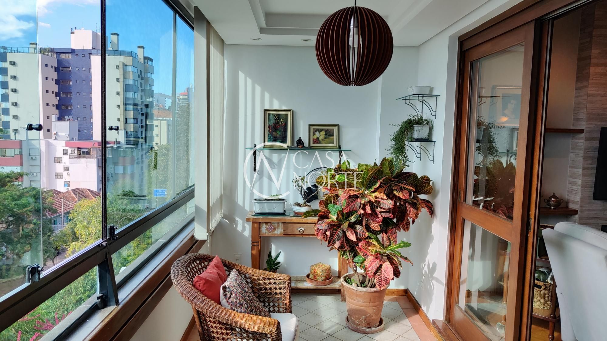 Apartamento à venda com 2 quartos, 103m², 1 suíte, 2 vagas, Rua Luzitana no bairro Higienópolis em Porto Alegre