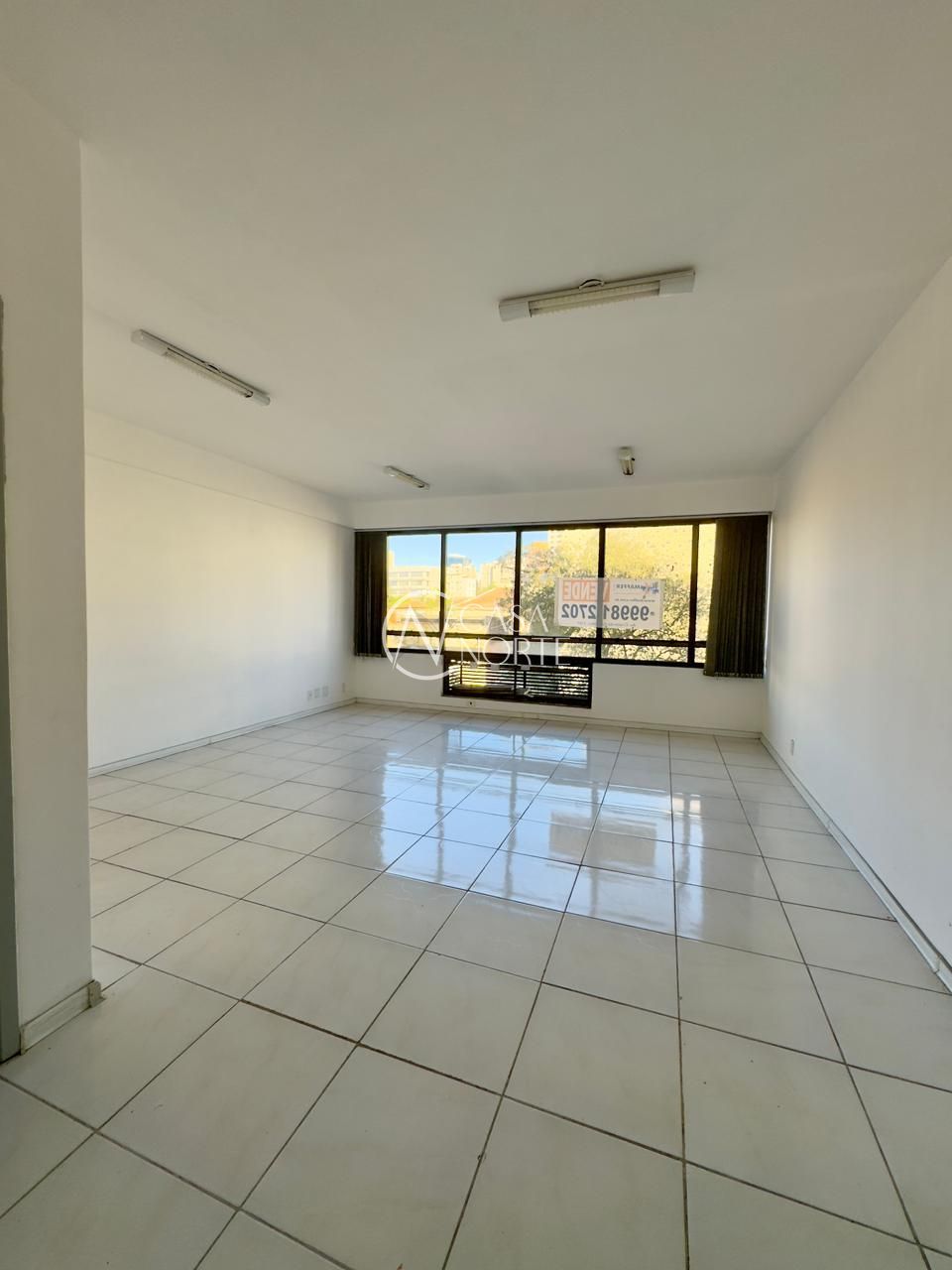 Sala Comercial à venda com 1 quarto, 39m², Avenida Cristóvão Colombo no bairro Floresta em Porto Alegre