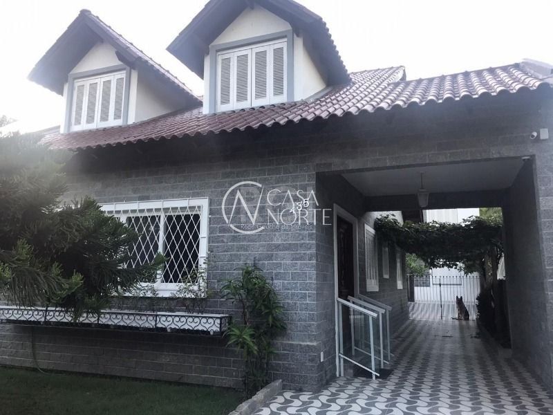 Casa à venda com 3 quartos, 242m², 1 suíte, 3 vagas, Avenida Celestino Bertolucci no bairro Aberta dos Morros em Porto Alegre