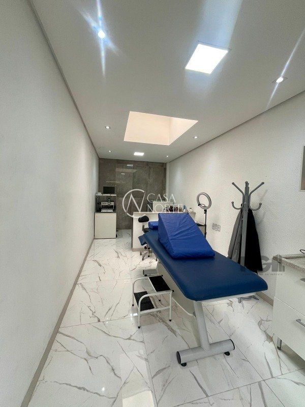 Sala Comercial à venda , 55m², Avenida Cristovao Colombo no bairro Floresta em Porto Alegre