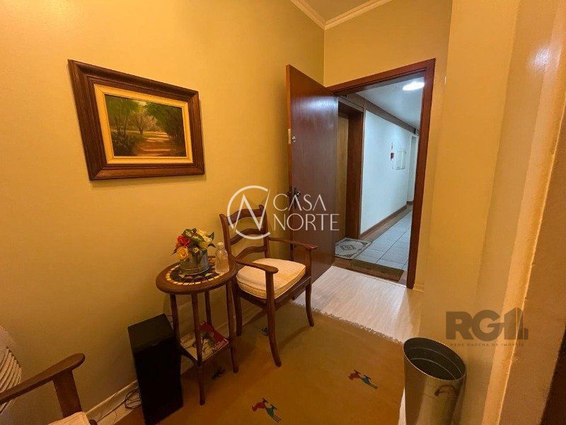 Sala Comercial à venda , 42m², Avenida Cristóvão Colombo no bairro Floresta em Porto Alegre