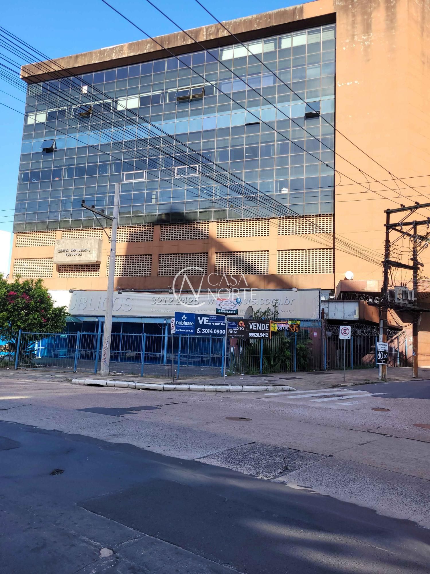 Loja à venda com 5 quartos, 2277m², 10 vagas, Avenida Farrapos no bairro Floresta em Porto Alegre