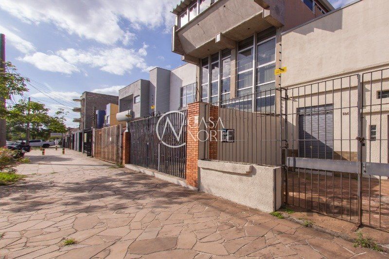 Prédio Comercial à venda , 280m², Rua Buarque de Macedo no bairro São Geraldo em Porto Alegre