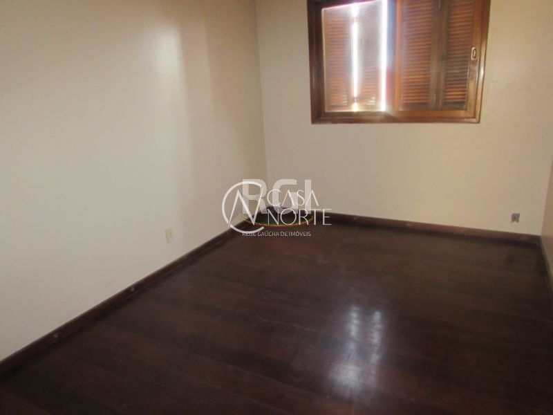 Casa de Condomínio à venda com 5 quartos, 383m², 2 suítes, 3 vagas, Rua Alcebiades Antônio dos Santos no bairro Nonoai em Porto Alegre