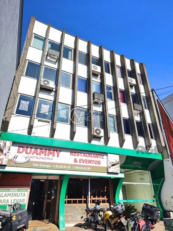Sala Comercial à venda com 1 quarto, 32m², Avenida Cristóvão Colombo no bairro Moinhos de Vento em Porto Alegre