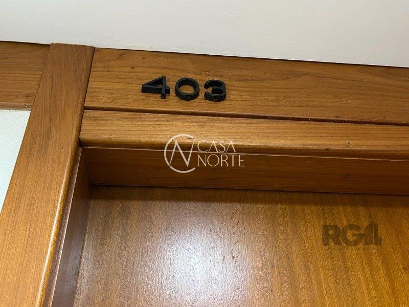 Sala Comercial à venda , 42m², Avenida Cristóvão Colombo no bairro Floresta em Porto Alegre