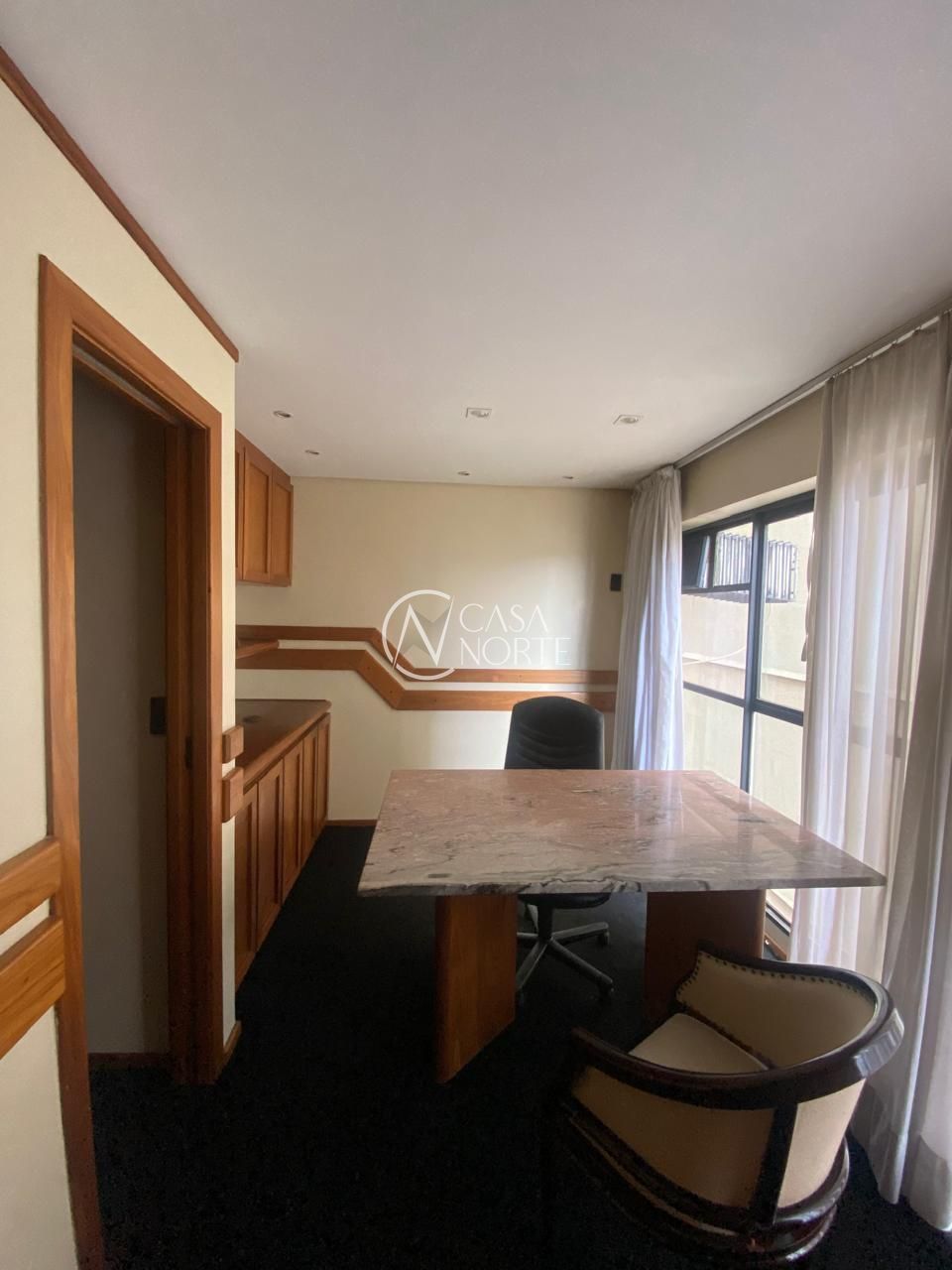 Sala Comercial à venda com 1 quarto, 26m², Avenida Cristóvão Colombo no bairro Moinhos de Vento em Porto Alegre