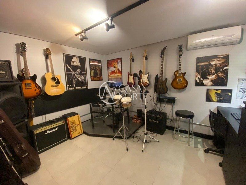 Casa de Condomínio à venda com 3 quartos, 230m², 1 suíte, Avenida Coronel Marcos no bairro Pedra Redonda em Porto Alegre