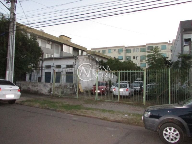 Terreno à venda  com 842m², Rua Vinte e Cinco de Julho no bairro Santa Maria Goretti em Porto Alegre